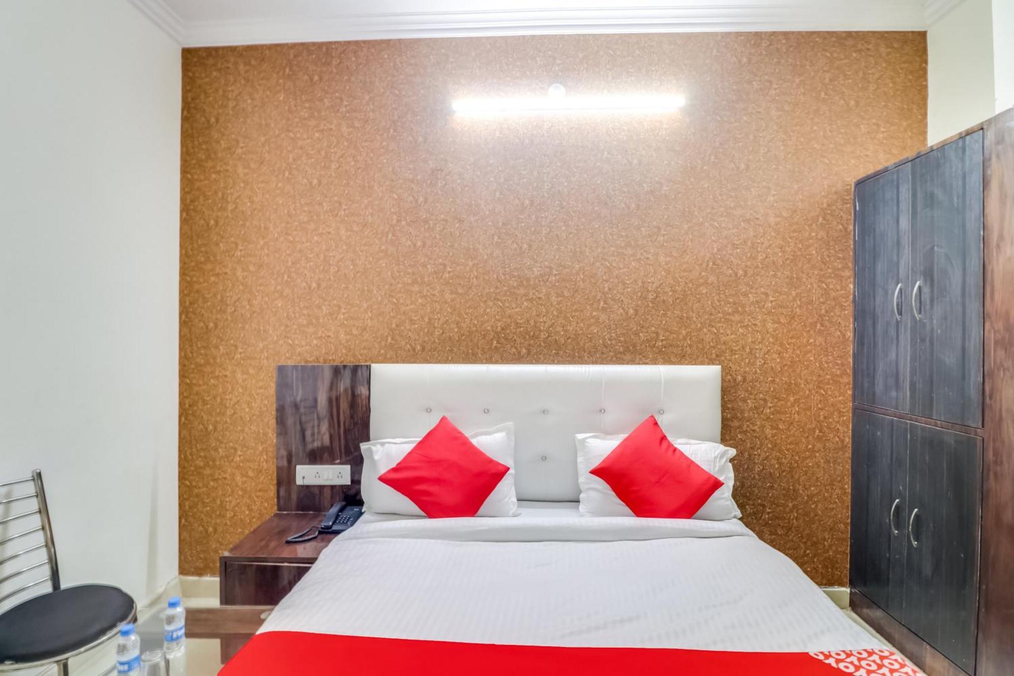 Hotel O Rodstar Chinhat Экстерьер фото
