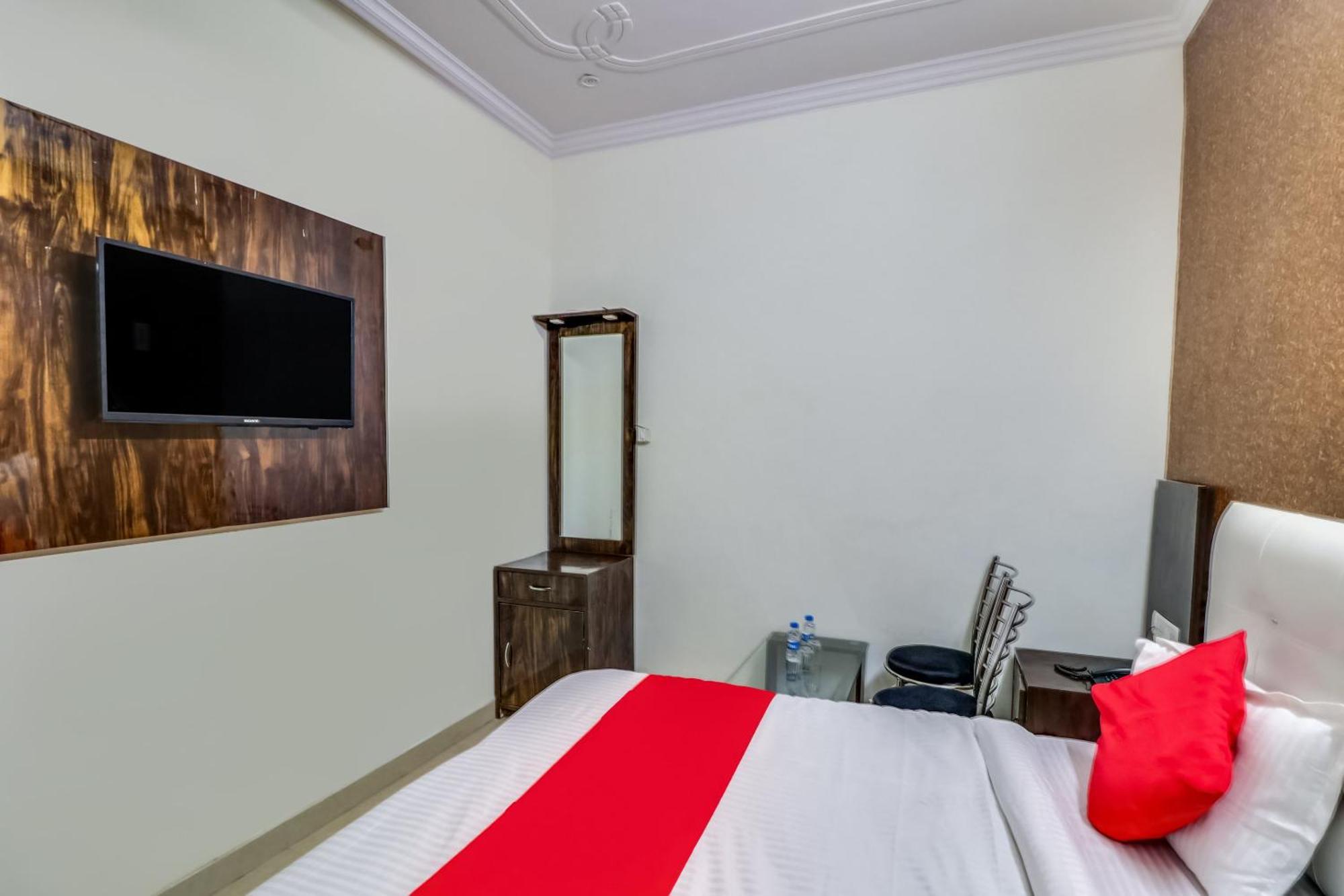 Hotel O Rodstar Chinhat Экстерьер фото